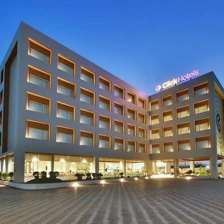 Click Hotel Pithampur Mhow Exterior photo