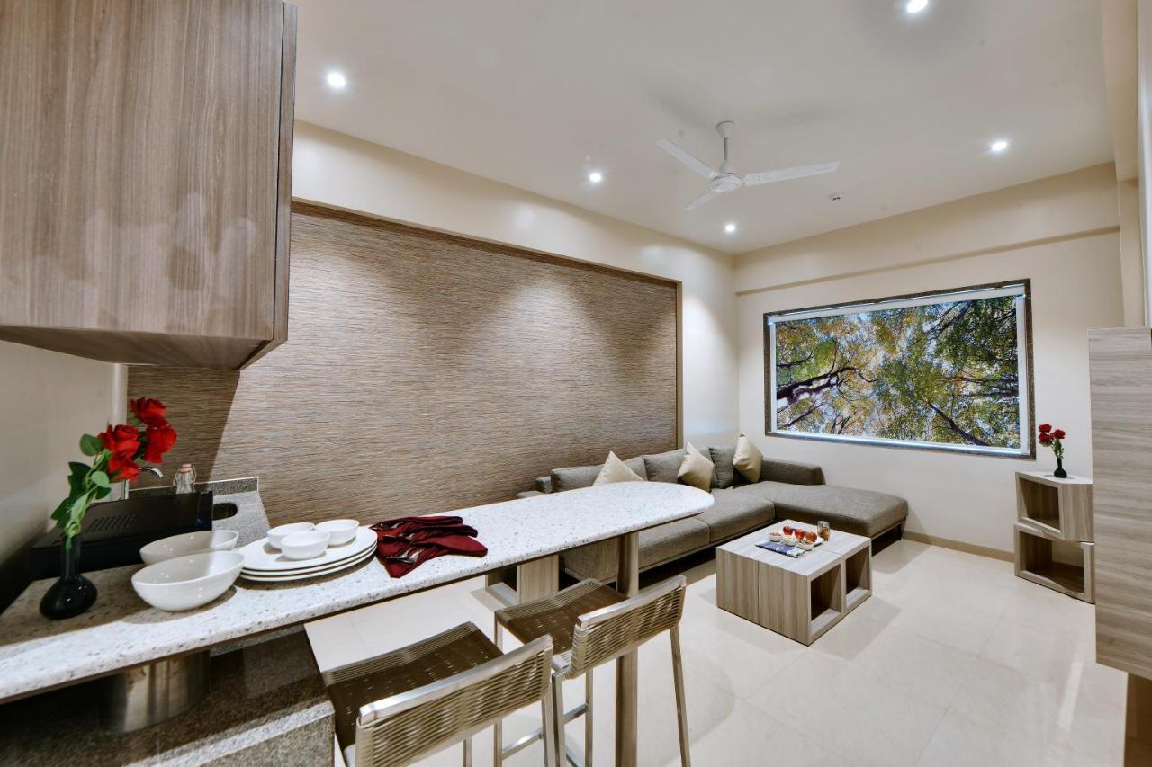 Click Hotel Pithampur Mhow Exterior photo