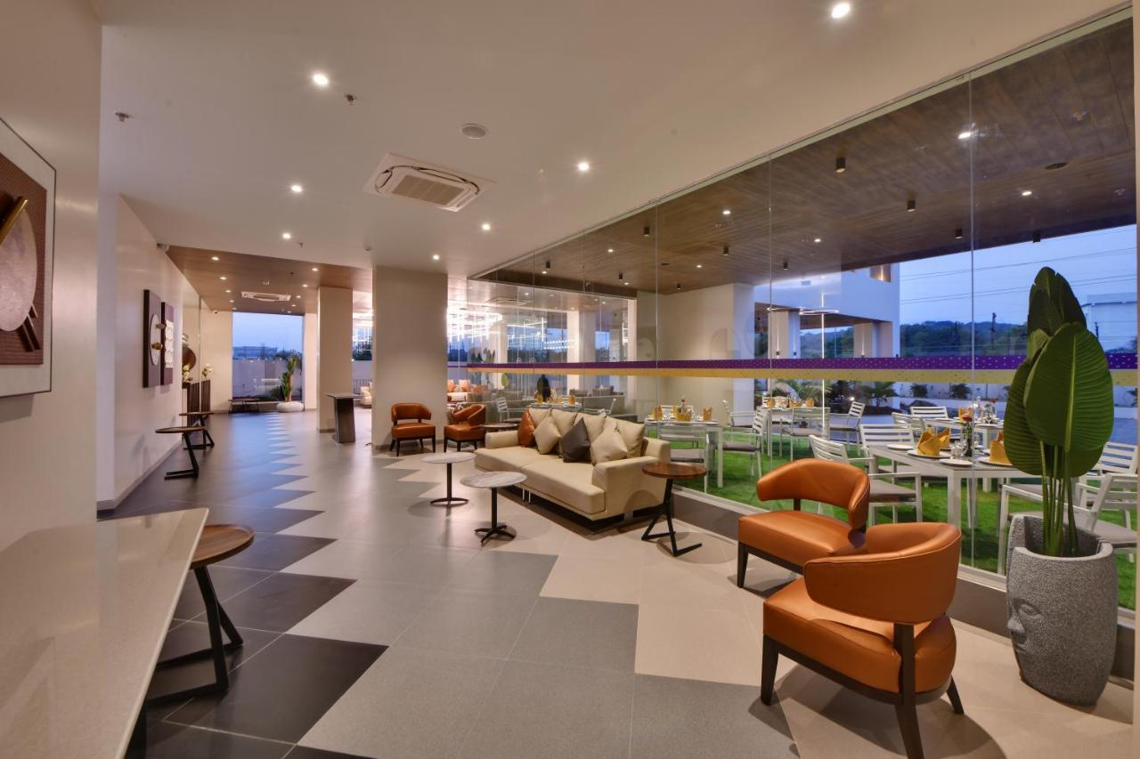 Click Hotel Pithampur Mhow Exterior photo
